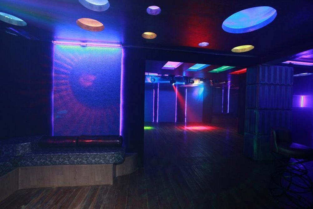 Hotel Lucky Star Kolva Kültér fotó